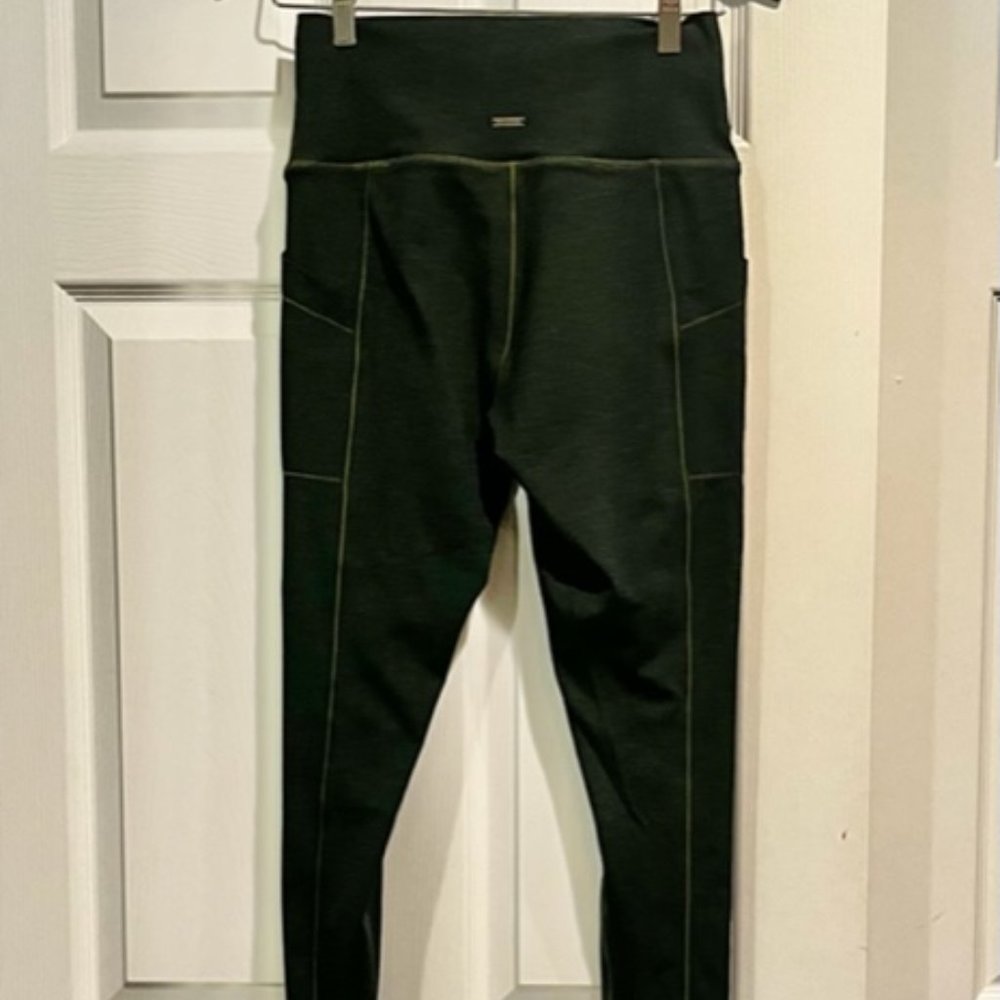 PrAna Hunter Green Leggings with Side Pockets Textured Material